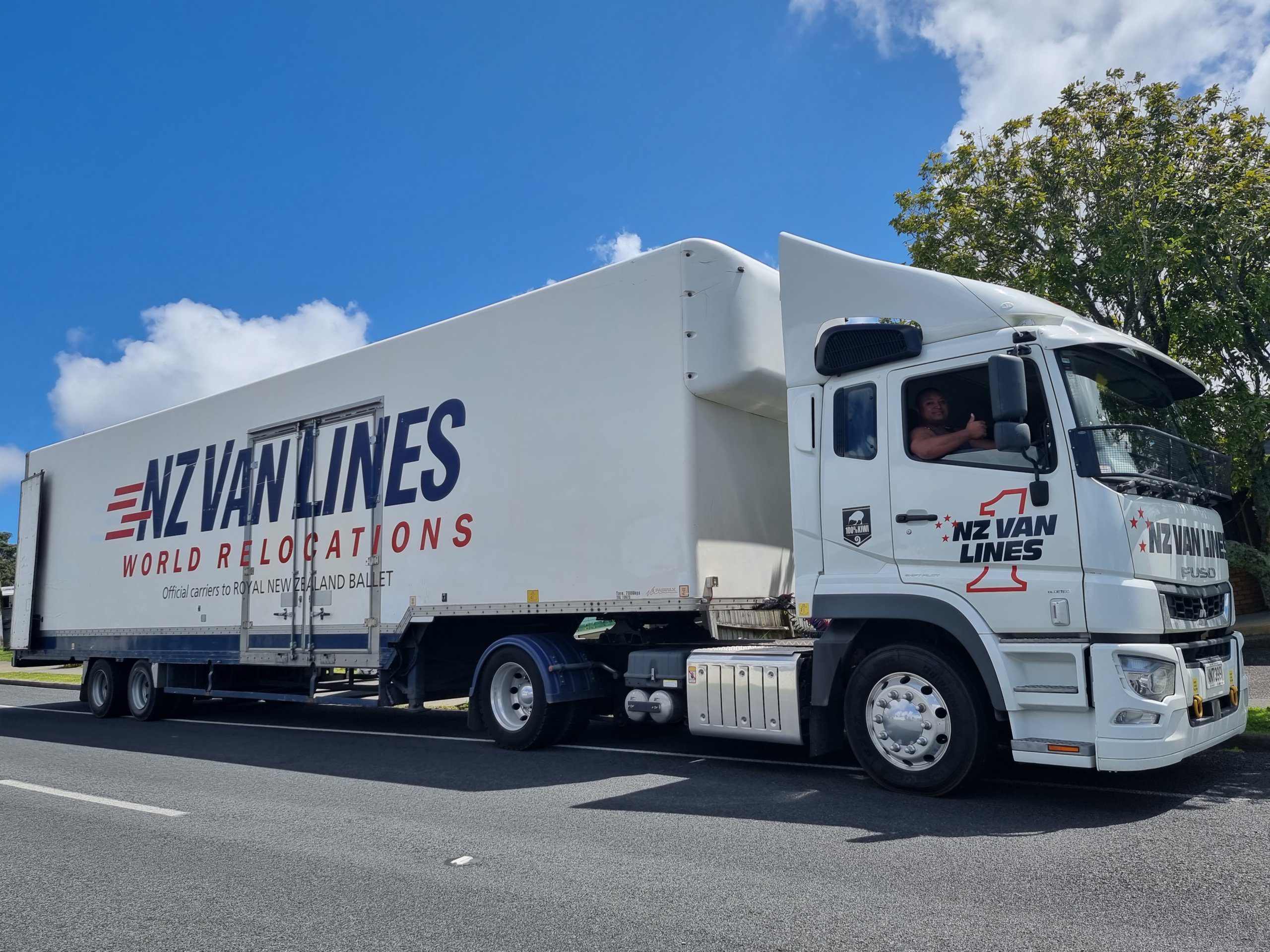 World Relocations NZ Van lines truck